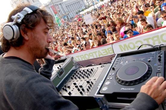 Benny Benassi - - Love is gonna save us (Dmitry Glushkov remix)