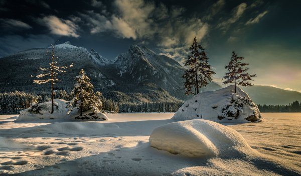 Hintersee-lake-hinter-alps-berchtesgaden-national-park-bav-1