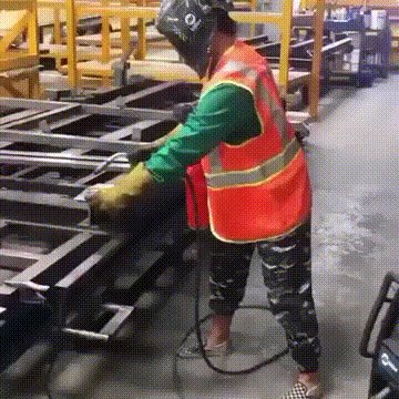 Ero-gif-Эротика-девушка-сварщик-7350912