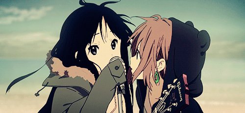 Mio Akiyama, Yui Hirasawa