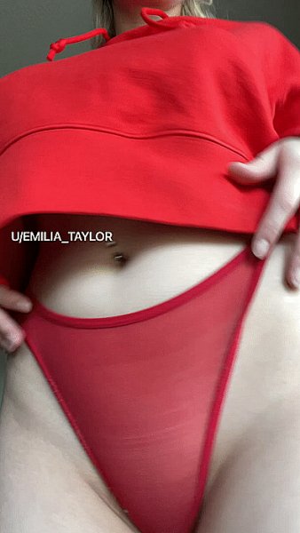 12-37-09-emilia taylor