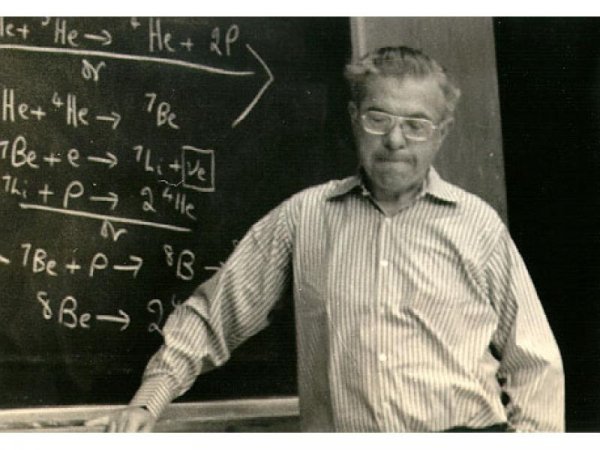 Хойл Фред