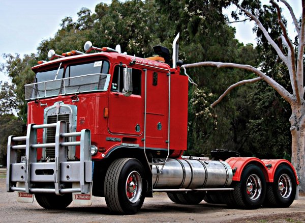 KENWORTH K108 (2008г.)