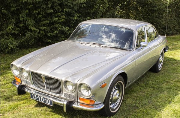 JAGUAR XJ12 (1973г.)
