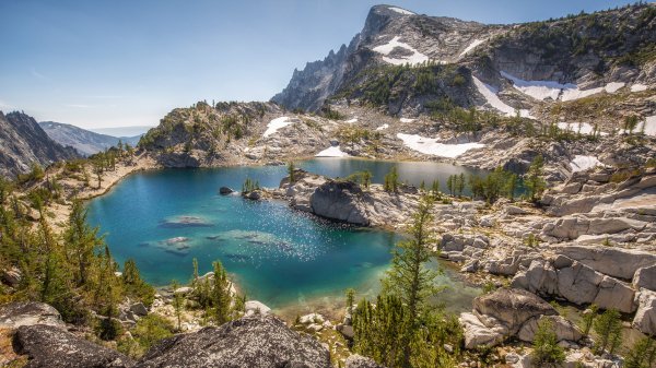 AlpineLakes ROW0304346797 UHD