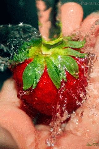 Клубника в воде