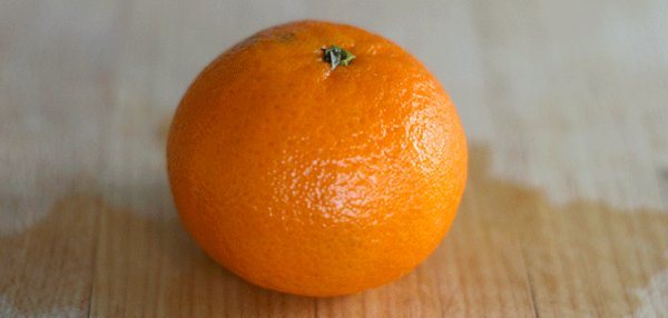 Чистим мандаринки