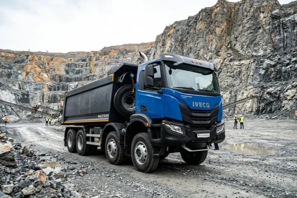 IVECO T-WAY SV88 8x8
