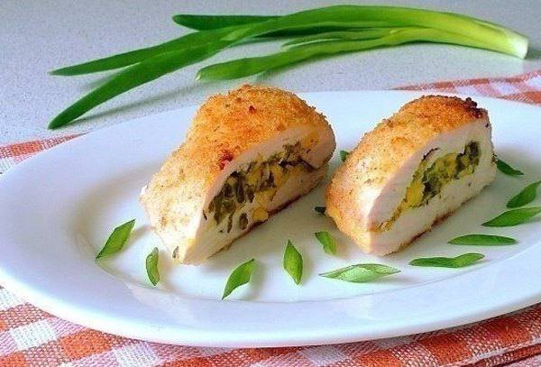 Рулет из куриного филе с творогом