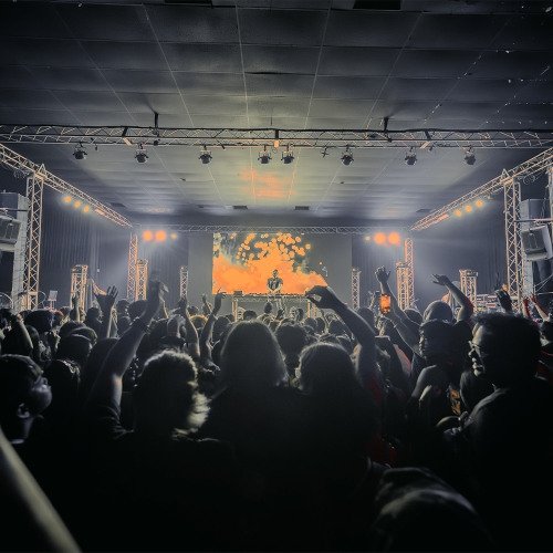 John Summit x EsDeeKid - LIGHTS GO OUT x 4 Raws (Afinity Remix)