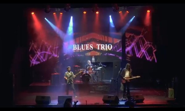 BLUES TRIO - Tribus Bar