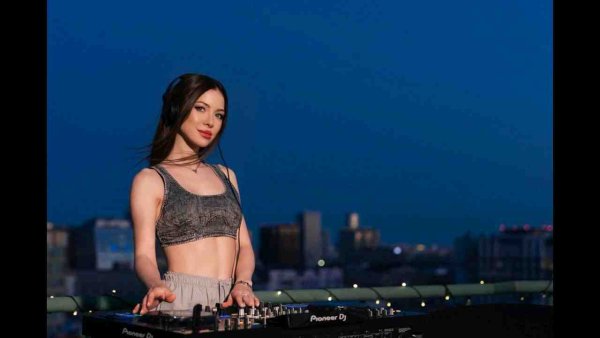 Vera Aire - Live @ Rooftop, Moscow / Melodic Techno &amp; Progressive House Mix