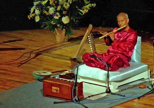 Sri Chinmoy - 3 Flute music