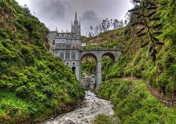 Church of Las lahas, Guaitara river