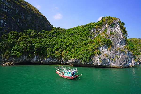 Vietnam Ships Motorboat Lan Ha Bay Bay Crag 562952 600x400