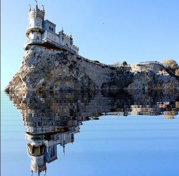 Ласточкино гнездо