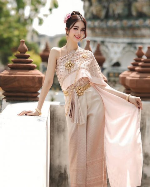 Karnchaya-alice-03