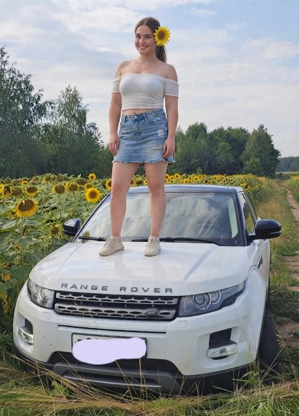 Sunflower field portrait 1