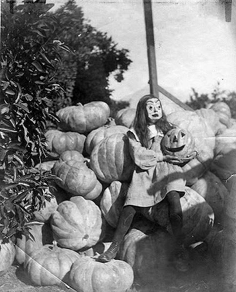Vintage Halloween costumes31