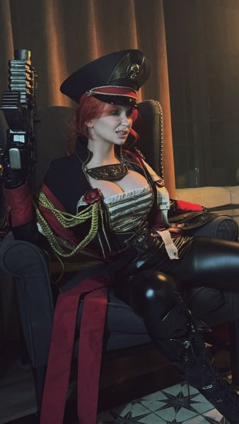 Oichi-Commissar-(wh-40000)-Astra-Militarum-9391479