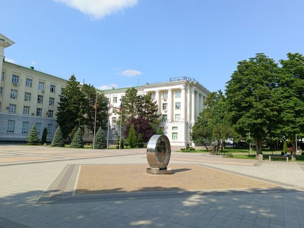 ДГТУ, часы, Площадь Гагарина