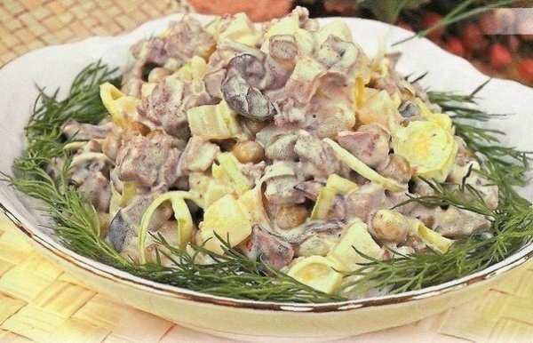 salat-myasnoj-s-gribami-ingredienti-myas