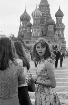85a5624a89664a4db169fbdfa97b98a2--russian-fashion-soviet-unio