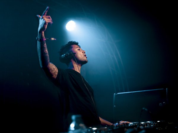 Sandro Silva - Truly Madly Deeply